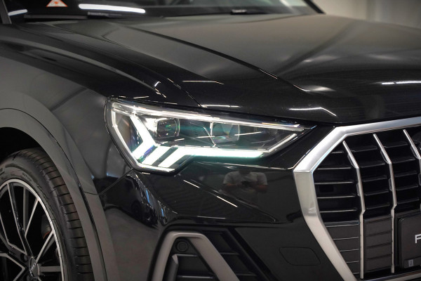 Audi Q3 35 TFSI S Line Pro Line S S-Line | Panoramadak | Stoelverwarming | Camera | Cruise Control | Apple Carplay | Dodehoekdetectie | Navigatie | Parkeersensoren |