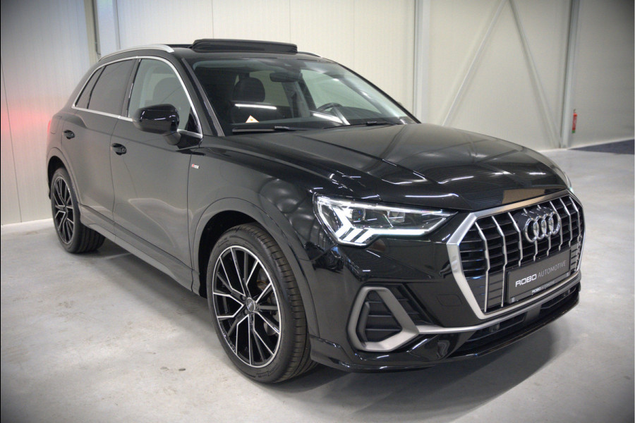 Audi Q3 35 TFSI S Line Pro Line S S-Line | Panoramadak | Stoelverwarming | Camera | Cruise Control | Apple Carplay | Dodehoekdetectie | Navigatie | Parkeersensoren |