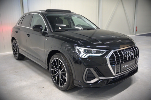 Audi Q3 35 TFSI S Line Pro Line S S-Line | Panoramadak | Stoelverwarming | Camera | Cruise Control | Apple Carplay | Dodehoekdetectie | Navigatie | Parkeersensoren |