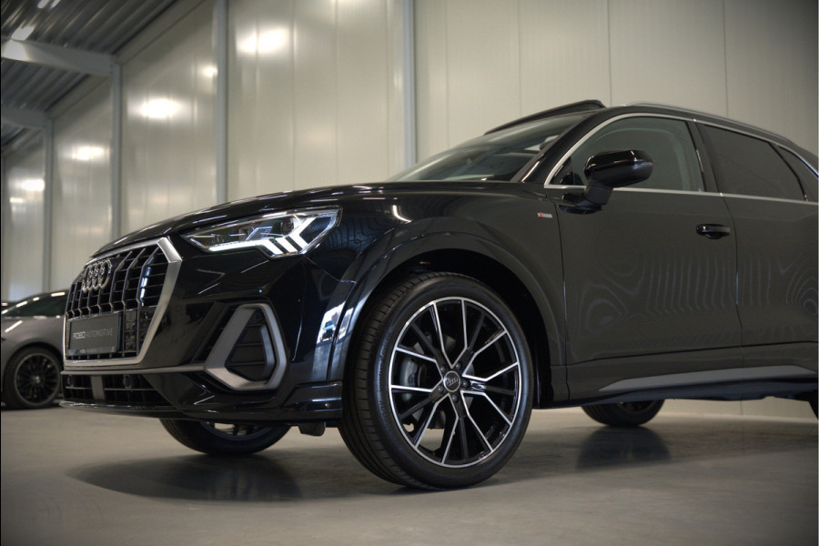 Audi Q3 35 TFSI S Line Pro Line S S-Line | Panoramadak | Stoelverwarming | Camera | Cruise Control | Apple Carplay | Dodehoekdetectie | Navigatie | Parkeersensoren |