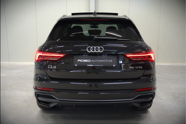 Audi Q3 35 TFSI S Line Pro Line S S-Line | Panoramadak | Stoelverwarming | Camera | Cruise Control | Apple Carplay | Dodehoekdetectie | Navigatie | Parkeersensoren |