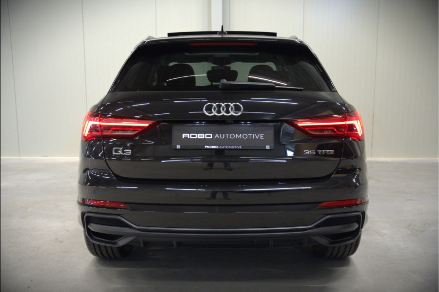 Audi Q3 35 TFSI S Line Pro Line S S-Line | Panoramadak | Stoelverwarming | Camera | Cruise Control | Apple Carplay | Dodehoekdetectie | Navigatie | Parkeersensoren |