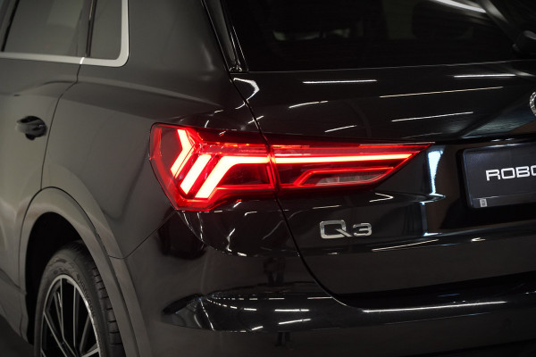 Audi Q3 35 TFSI S Line Pro Line S S-Line | Panoramadak | Stoelverwarming | Camera | Cruise Control | Apple Carplay | Dodehoekdetectie | Navigatie | Parkeersensoren |