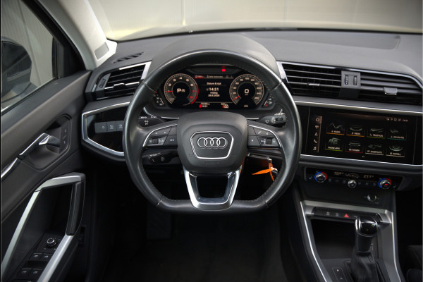 Audi Q3 35 TFSI S Line Pro Line S S-Line | Panoramadak | Stoelverwarming | Camera | Cruise Control | Apple Carplay | Dodehoekdetectie | Navigatie | Parkeersensoren |