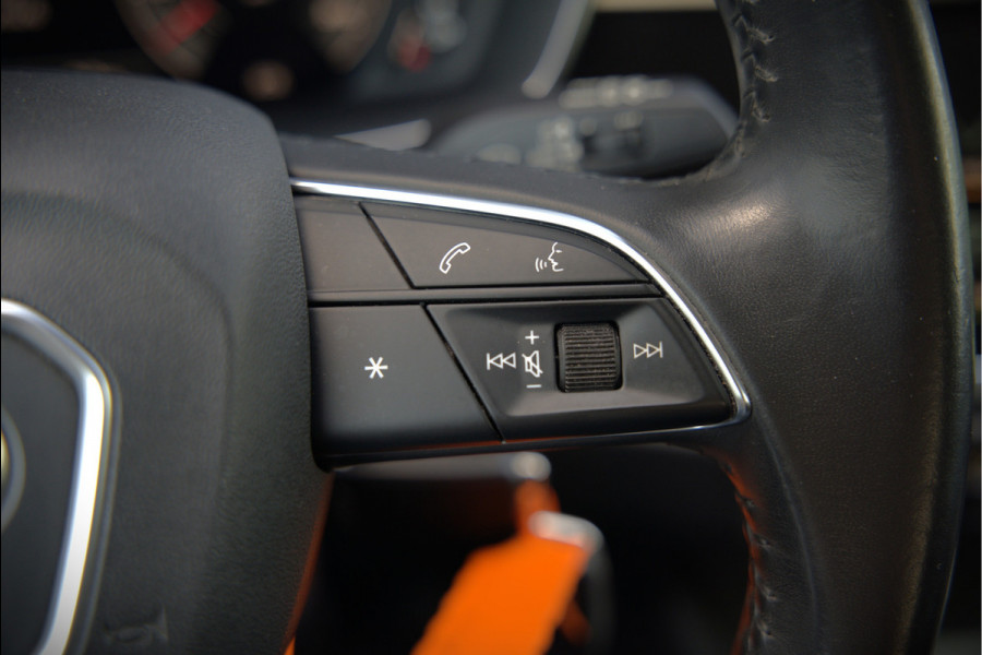 Audi Q3 35 TFSI S Line Pro Line S S-Line | Panoramadak | Stoelverwarming | Camera | Cruise Control | Apple Carplay | Dodehoekdetectie | Navigatie | Parkeersensoren |