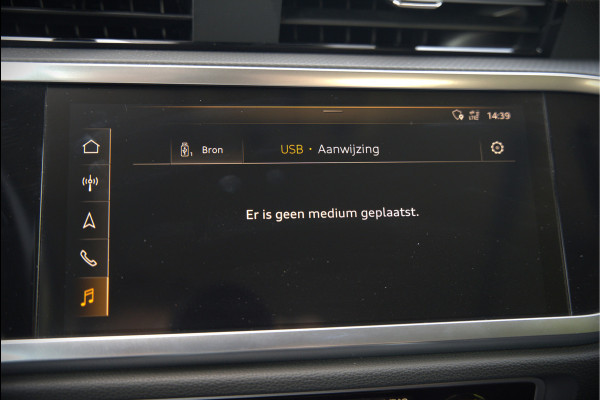 Audi Q3 35 TFSI S Line Pro Line S S-Line | Panoramadak | Stoelverwarming | Camera | Cruise Control | Apple Carplay | Dodehoekdetectie | Navigatie | Parkeersensoren |