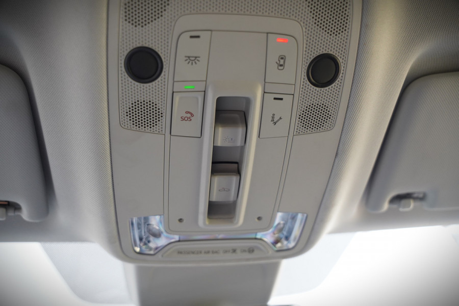 Audi Q3 35 TFSI S Line Pro Line S S-Line | Panoramadak | Stoelverwarming | Camera | Cruise Control | Apple Carplay | Dodehoekdetectie | Navigatie | Parkeersensoren |
