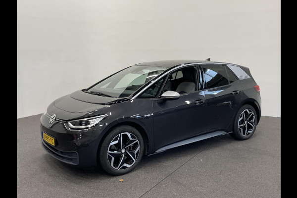 Volkswagen ID.3 First Plus 58 kWh Navigatie Apple Carplay/Android Auto Adaptive Cruise Control Camera Parkeersensoren Stoel- en stuurverwarming Lichtmetalen velgen Climate Control