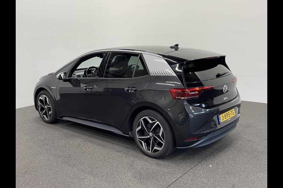 Volkswagen ID.3 First Plus 58 kWh Navigatie Apple Carplay/Android Auto Adaptive Cruise Control Camera Parkeersensoren Stoel- en stuurverwarming Lichtmetalen velgen Climate Control