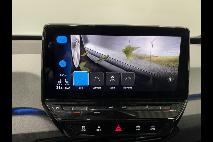 Volkswagen ID.3 First Plus 58 kWh Navigatie Apple Carplay/Android Auto Adaptive Cruise Control Camera Parkeersensoren Stoel- en stuurverwarming Lichtmetalen velgen Climate Control