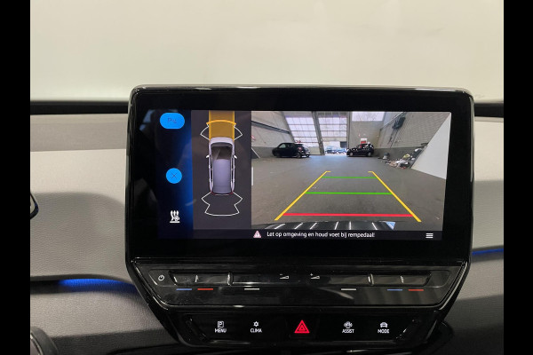 Volkswagen ID.3 First Plus 58 kWh Navigatie Apple Carplay/Android Auto Adaptive Cruise Control Camera Parkeersensoren Stoel- en stuurverwarming Lichtmetalen velgen Climate Control