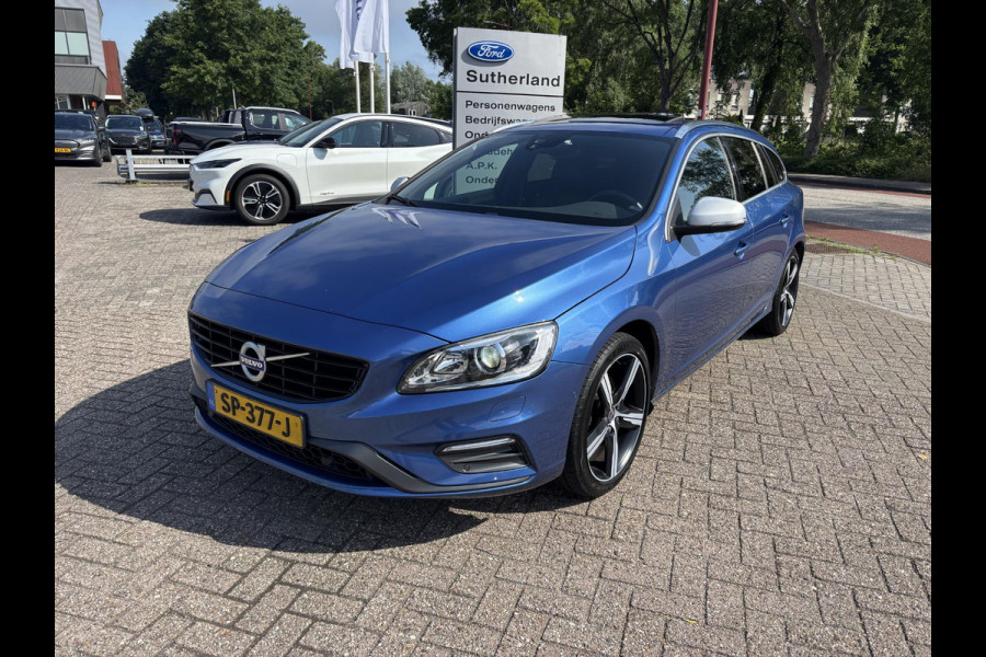 Volvo V60 2.0 T4 Business Sport 190pk Automaat | Trekhaak | R- Design | Winterbandenset | Stoelverwarming | Lederen Bekleding