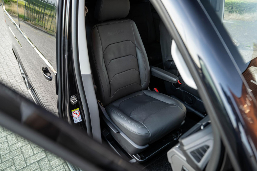 Volkswagen Transporter 2.0 TDI L2H1 30 DC 150pk Bulli 2x schuifdeur Leder