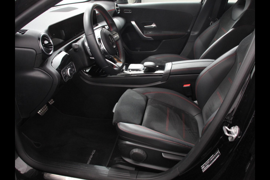 Mercedes-Benz A-Klasse 200 AMG Line Navigatie Climate Control Camera Virtual Cockpit Led Stoelverwarming Cruise control Parkeersensoren