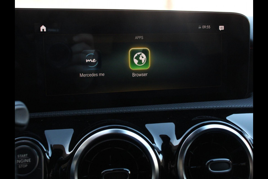 Mercedes-Benz A-Klasse 200 AMG Line Navigatie Climate Control Camera Virtual Cockpit Led Stoelverwarming Cruise control Parkeersensoren