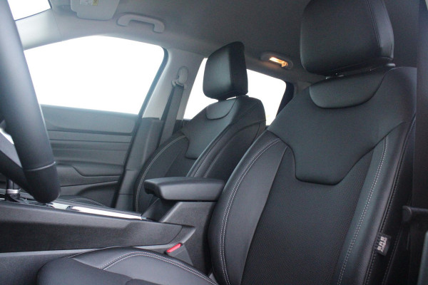 Jeep Compass 4xe 240PK Plug-in Hybrid ELECTRIC SUMMIT | LEDEREN BEKLEDING | STOEL VENTILATIE | STOEL/STUUR VERWARMING | VOORSTOELEN ELEKTRISCH VERSTELBAAR MET GEHEUGEN FUNCTIE OP DE BESTUURDERSSTOEL | ELEKTRISCH BEDIENBARE ACHTERKLEP | NAVIGATIE | DRAADLOZE APPLE CARPLAY/ANDROID AUTO | DRAADLOZE TELEFOONLADER | DAB+ RADIO | ACHTERUITRIJ CAMERA |  19" LICHTMETALEN VELGEN | FULL LED KOPLAMPEN | PARKEERSENSOREN VOOR + ACHTER | KEYLESS ENTRY/START |