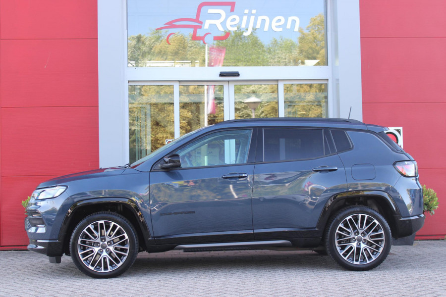 Jeep Compass 4xe 240PK Plug-in Hybrid ELECTRIC SUMMIT | LEDEREN BEKLEDING | STOEL VENTILATIE | STOEL/STUUR VERWARMING | VOORSTOELEN ELEKTRISCH VERSTELBAAR MET GEHEUGEN FUNCTIE OP DE BESTUURDERSSTOEL | ELEKTRISCH BEDIENBARE ACHTERKLEP | NAVIGATIE | DRAADLOZE APPLE CARPLAY/ANDROID AUTO | DRAADLOZE TELEFOONLADER | DAB+ RADIO | ACHTERUITRIJ CAMERA |  19" LICHTMETALEN VELGEN | FULL LED KOPLAMPEN | PARKEERSENSOREN VOOR + ACHTER | KEYLESS ENTRY/START |