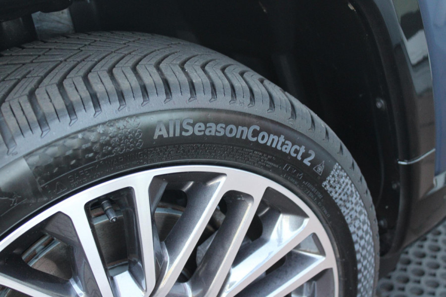 Jeep Compass 4xe 240PK Plug-in Hybrid ELECTRIC SUMMIT | LEDEREN BEKLEDING | STOEL VENTILATIE | STOEL/STUUR VERWARMING | VOORSTOELEN ELEKTRISCH VERSTELBAAR MET GEHEUGEN FUNCTIE OP DE BESTUURDERSSTOEL | ELEKTRISCH BEDIENBARE ACHTERKLEP | NAVIGATIE | DRAADLOZE APPLE CARPLAY/ANDROID AUTO | DRAADLOZE TELEFOONLADER | DAB+ RADIO | ACHTERUITRIJ CAMERA |  19" LICHTMETALEN VELGEN | FULL LED KOPLAMPEN | PARKEERSENSOREN VOOR + ACHTER | KEYLESS ENTRY/START |