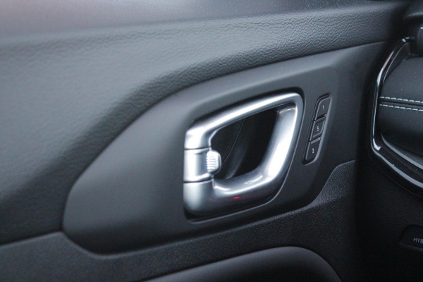Jeep Compass 4xe 240PK Plug-in Hybrid ELECTRIC SUMMIT | LEDEREN BEKLEDING | STOEL VENTILATIE | STOEL/STUUR VERWARMING | VOORSTOELEN ELEKTRISCH VERSTELBAAR MET GEHEUGEN FUNCTIE OP DE BESTUURDERSSTOEL | ELEKTRISCH BEDIENBARE ACHTERKLEP | NAVIGATIE | DRAADLOZE APPLE CARPLAY/ANDROID AUTO | DRAADLOZE TELEFOONLADER | DAB+ RADIO | ACHTERUITRIJ CAMERA |  19" LICHTMETALEN VELGEN | FULL LED KOPLAMPEN | PARKEERSENSOREN VOOR + ACHTER | KEYLESS ENTRY/START |