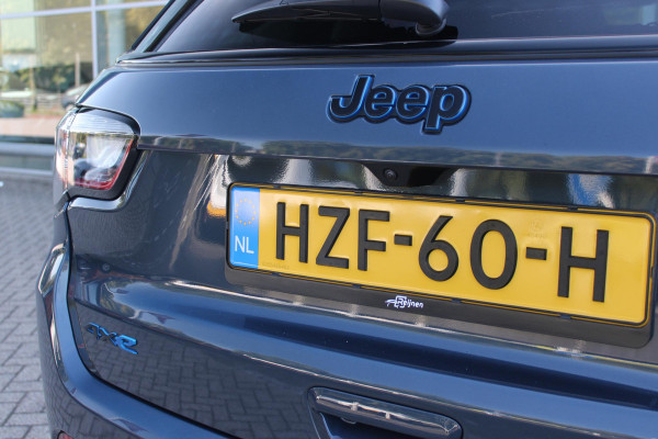 Jeep Compass 4xe 240PK Plug-in Hybrid ELECTRIC SUMMIT | LEDEREN BEKLEDING | STOEL VENTILATIE | STOEL/STUUR VERWARMING | VOORSTOELEN ELEKTRISCH VERSTELBAAR MET GEHEUGEN FUNCTIE OP DE BESTUURDERSSTOEL | ELEKTRISCH BEDIENBARE ACHTERKLEP | NAVIGATIE | DRAADLOZE APPLE CARPLAY/ANDROID AUTO | DRAADLOZE TELEFOONLADER | DAB+ RADIO | ACHTERUITRIJ CAMERA |  19" LICHTMETALEN VELGEN | FULL LED KOPLAMPEN | PARKEERSENSOREN VOOR + ACHTER | KEYLESS ENTRY/START |