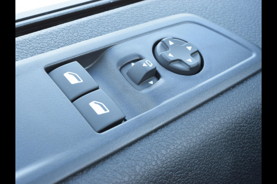 Opel Vivaro Electric L3 75 kWh | tot 8 jaar garantie | laadruimtebetimmering | Dodehoek detectie | navi incl. Apple Carplay | camera | parkeersensoren voor & achter | Comfort scheidingswand | rijklaarprijs |