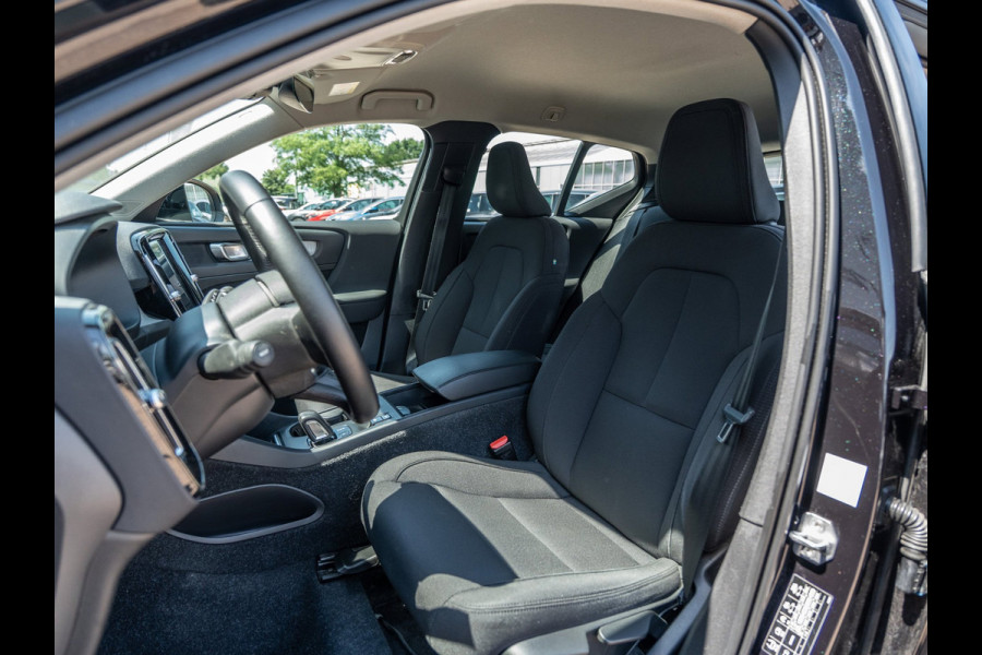 Volvo XC40 1.5 T4 211PK Recharge Momentum | Carplay | Camera | Dealer Ond.