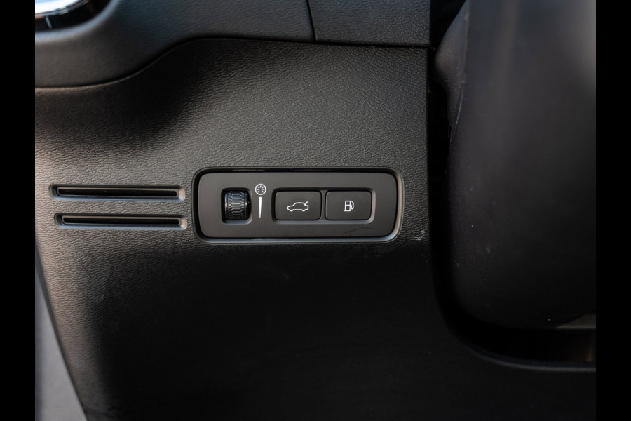 Volvo XC40 1.5 T4 211PK Recharge Momentum | Carplay | Camera | Dealer Ond.
