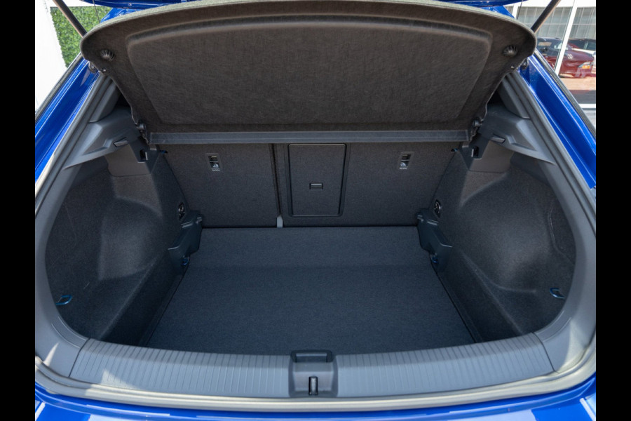 Volkswagen T-Roc 1.5 TSI 150PK DSG R-Line | Massage | Carplay | Camera | Standkachel