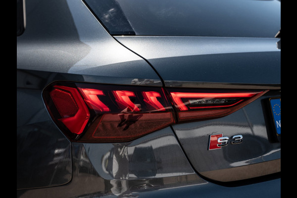 Audi A3 Sportback 45 TFSIe 245PK S edition Competition | Black Optik | ACC | Carplay |