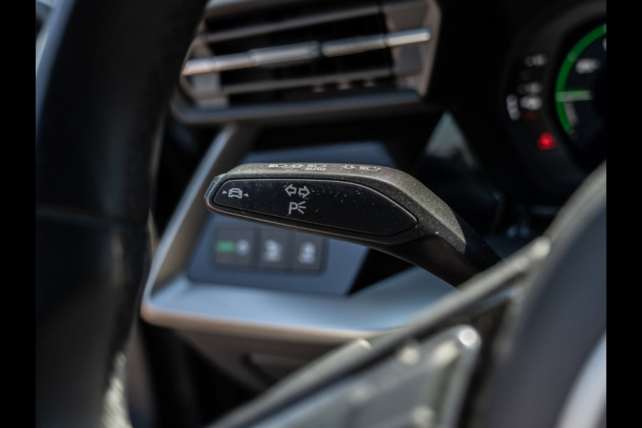 Audi A3 Sportback 45 TFSIe 245PK S edition Competition | Black Optik | ACC | Carplay |