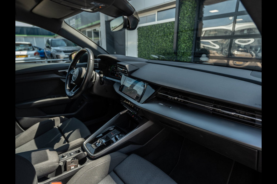 Audi A3 Sportback 45 TFSIe 245PK S edition Competition | Black Optik | ACC | Carplay |