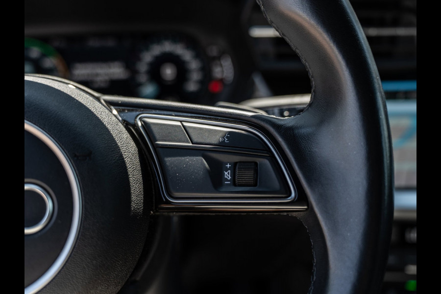 Audi A3 Sportback 45 TFSIe 245PK S edition Competition | Black Optik | ACC | Carplay |