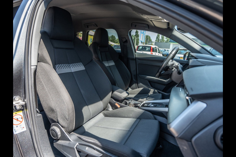 Audi A3 Sportback 45 TFSIe 245PK S edition Competition | Black Optik | ACC | Carplay |