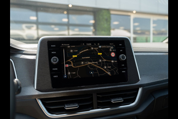 Volkswagen T-Roc 1.5 TSI 150PK DSG R-Line | Massage | Carplay | Camera | Standkachel
