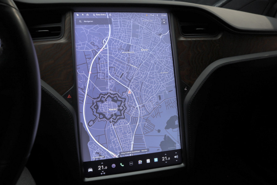 Tesla Model X Dual Motor AWD 7p. 100 kWh Autopilot Leer Navi ACC 360º Stoelverwarming voor & achter Memory Alcantara hemel Climate voor en achter PDC Softclose Afneembare trekhaak 22 inch LM velgen BTW auto