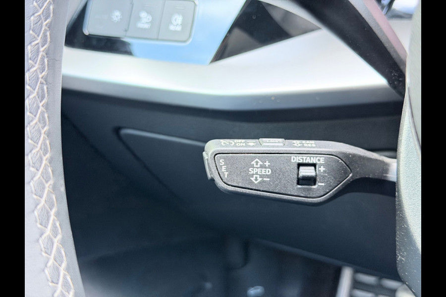 Audi A3 SPORTBACK 40 TFSI quattro S-Line Camera/AppleCarPlay