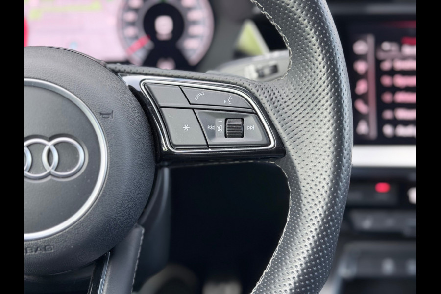 Audi A3 SPORTBACK 40 TFSI quattro S-Line Camera/AppleCarPlay