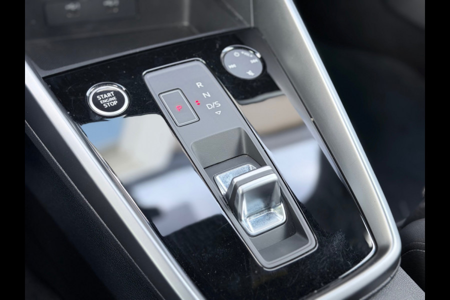 Audi A3 SPORTBACK 40 TFSI quattro S-Line Camera/AppleCarPlay
