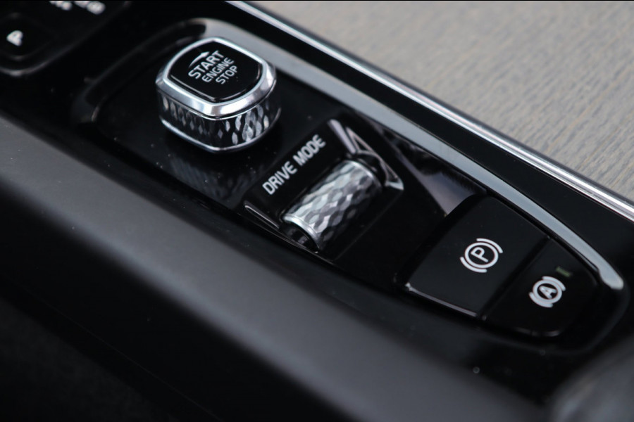 Volvo XC60 2.0 T8 Twin Engine AWD Inscription / PANO / MEMORY / 360 / KEYLESS / STOELVERW
