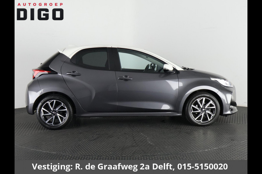 Toyota Yaris 1.5 VVT-I First Edition Bi-Tone Automaat | Apple Carplay & AndroidAUTO | Camera | Lichtmetalen velgen |
