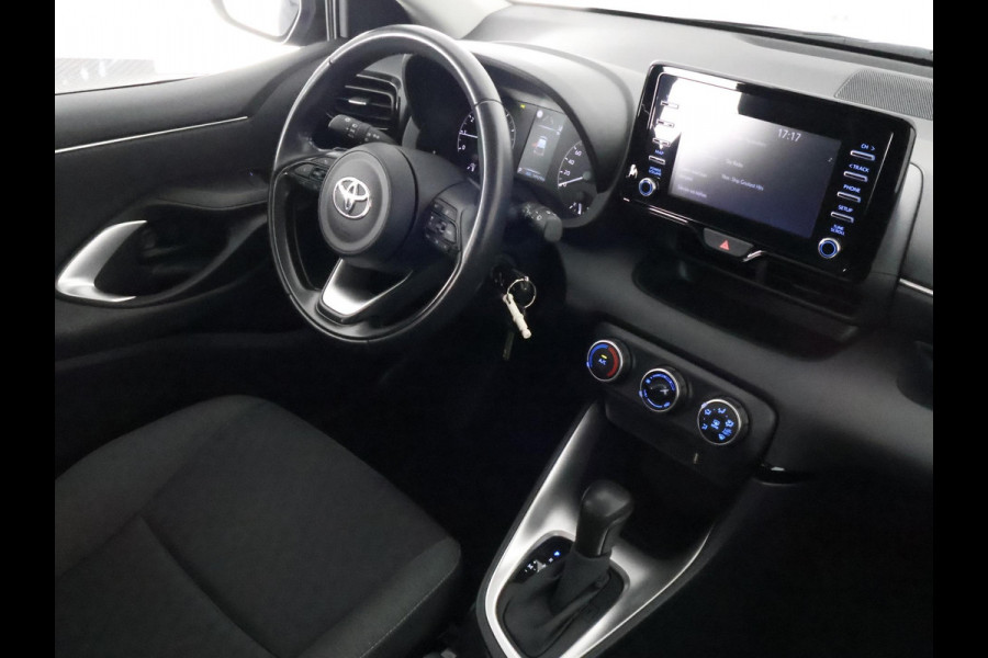 Toyota Yaris 1.5 VVT-I First Edition Bi-Tone Automaat | Apple Carplay & AndroidAUTO | Camera | Lichtmetalen velgen |