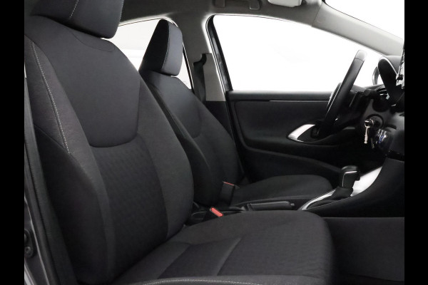 Toyota Yaris 1.5 VVT-I First Edition Bi-Tone Automaat | Apple Carplay & AndroidAUTO | Camera | Lichtmetalen velgen |