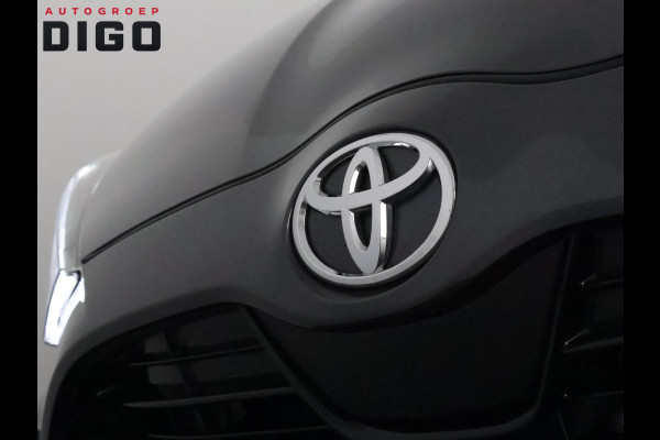 Toyota Yaris 1.5 VVT-I First Edition Bi-Tone Automaat | Apple Carplay & AndroidAUTO | Camera | Lichtmetalen velgen |