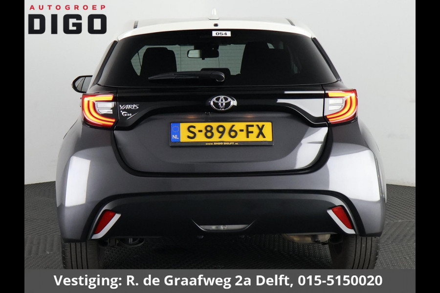 Toyota Yaris 1.5 VVT-I First Edition Bi-Tone Automaat | Apple Carplay & AndroidAUTO | Camera | Lichtmetalen velgen |