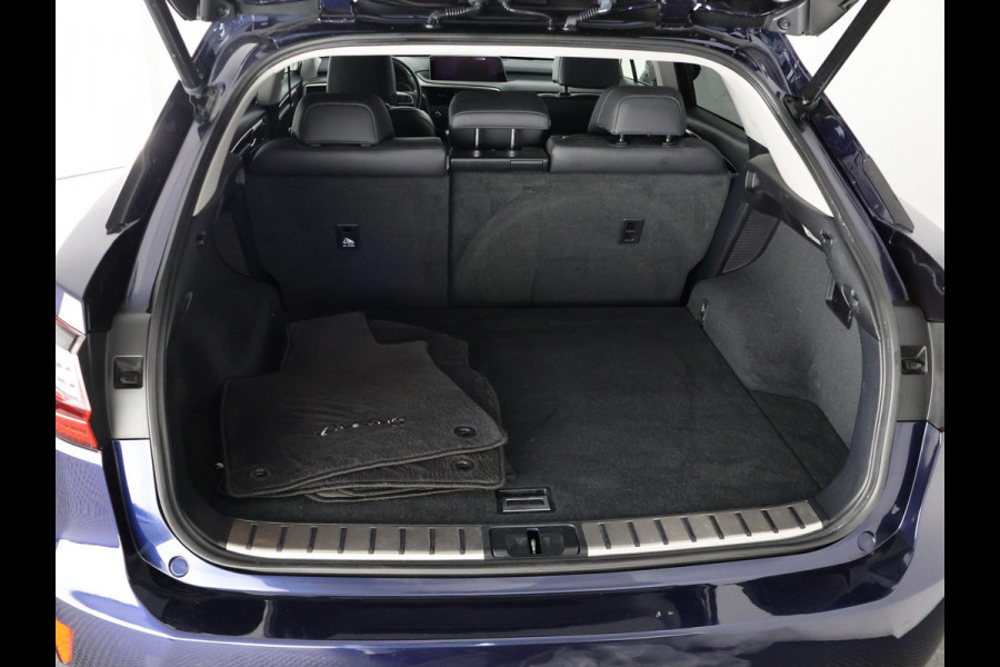 Lexus RX 450h 4WD Luxury Line | Navigatie | Stoelventilatie & Verwarming | Leder | Kofferbak automatisch |