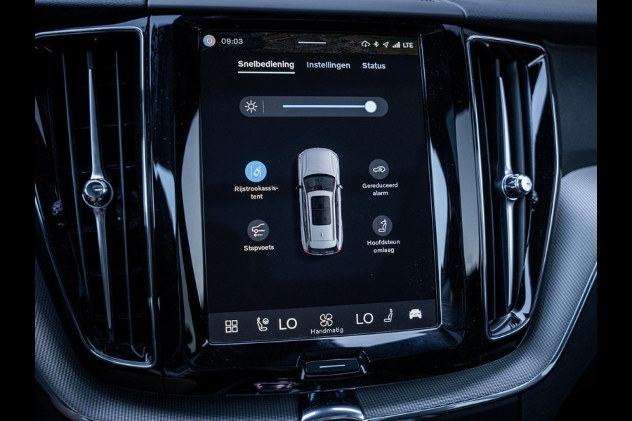 Volvo XC60 2.0 T8 Plug-in hybrid AWD Plus Black Edition - Long Range l Pano l 360cam l Memory