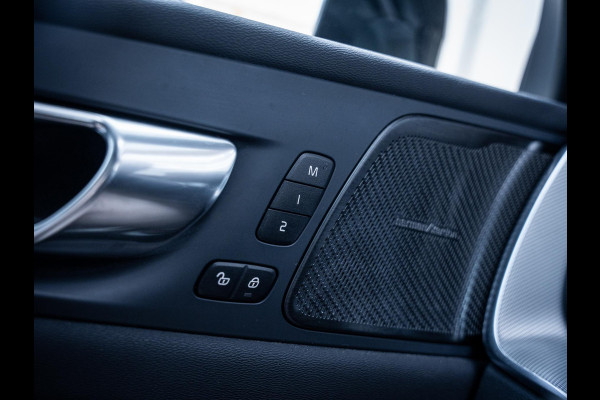 Volvo XC60 2.0 T8 Plug-in hybrid AWD Plus Black Edition - Long Range l Pano l 360cam l Memory