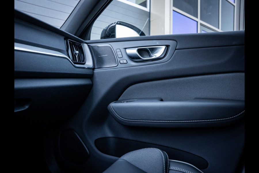 Volvo XC60 2.0 T8 Plug-in hybrid AWD Plus Black Edition - Long Range l Pano l 360cam l Memory