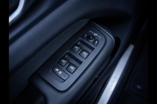 Volvo XC60 2.0 T8 Plug-in hybrid AWD Plus Black Edition - Long Range l Pano l 360cam l Memory