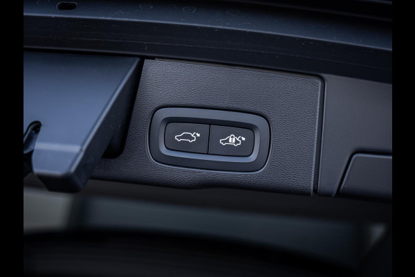 Volvo XC60 2.0 T8 Plug-in hybrid AWD Plus Black Edition - Long Range l Pano l 360cam l Memory